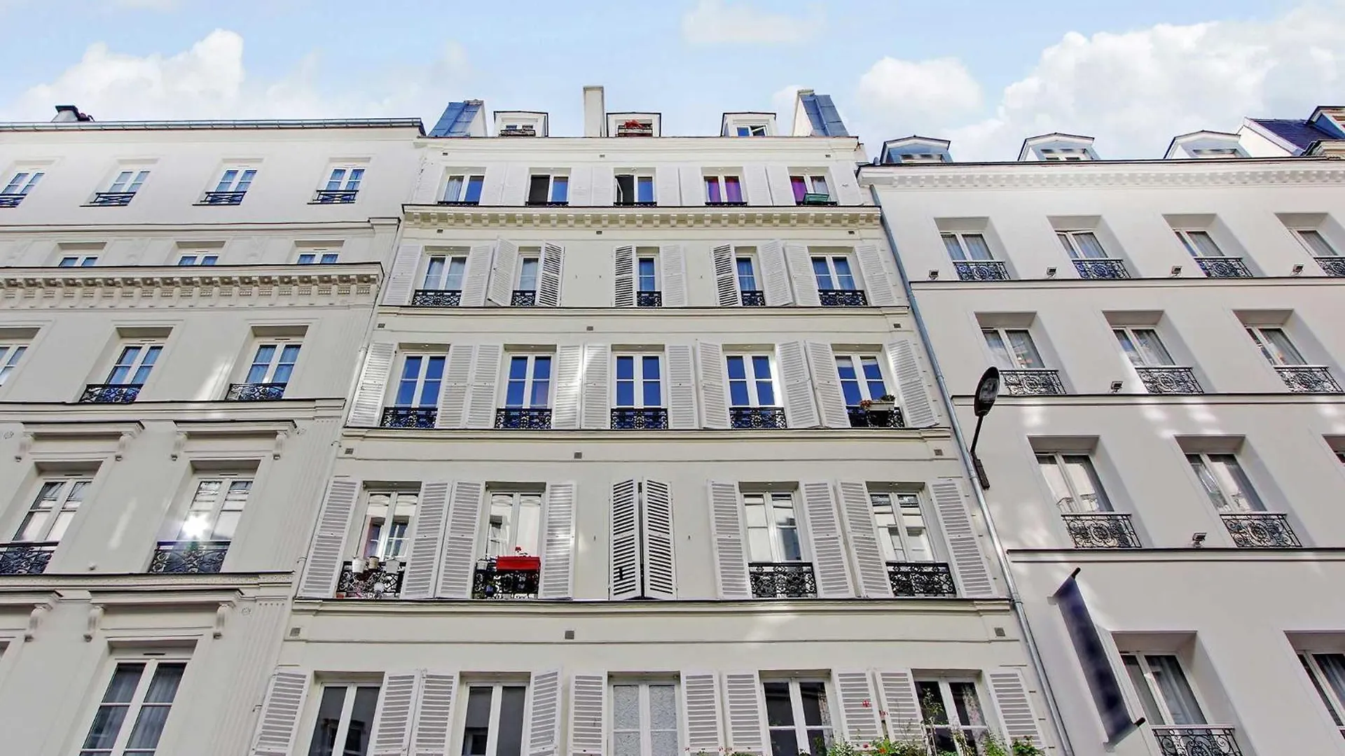 Apartment A Parisian Experience For 2 - Place De Clichy *