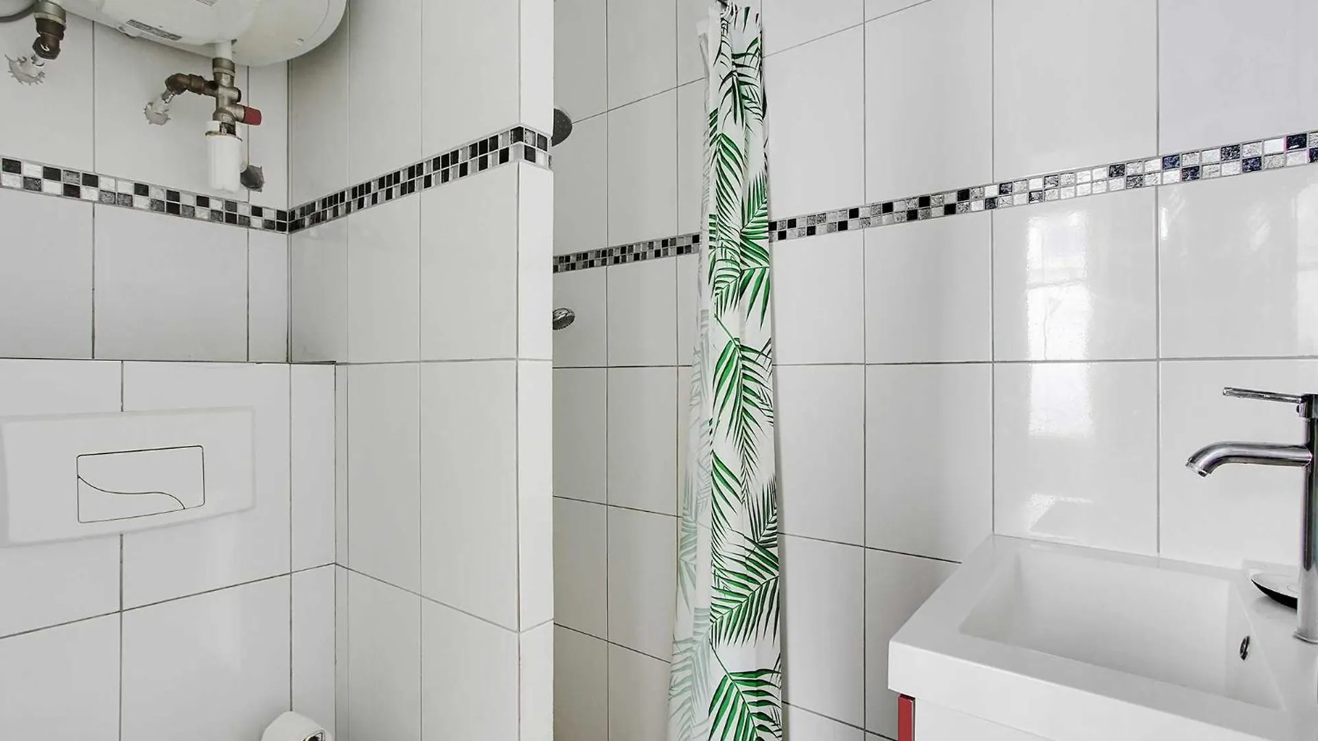 Апартаменты A Parisian Experience For 2 - Place De Clichy Париж