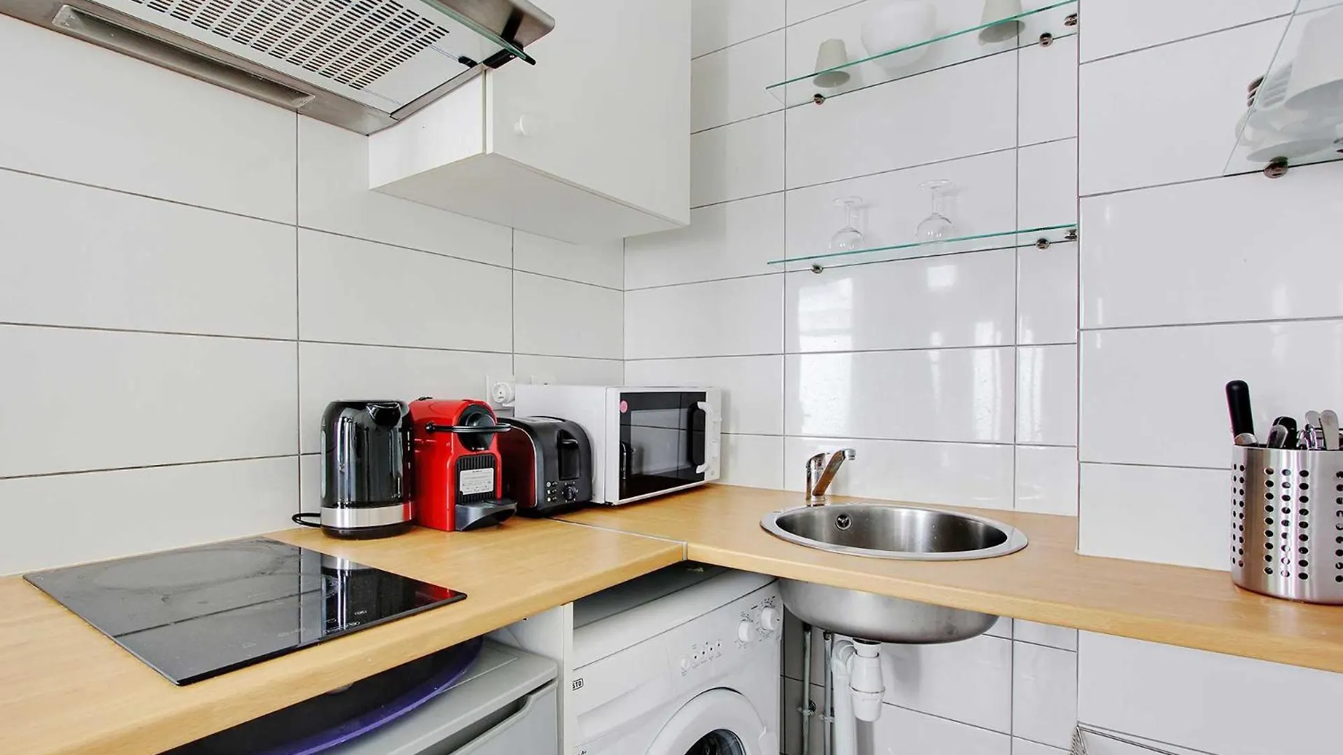 Апартаменты A Parisian Experience For 2 - Place De Clichy